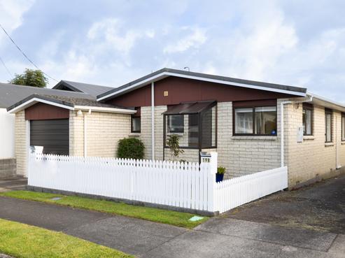 19A Karamu Street, Strandon