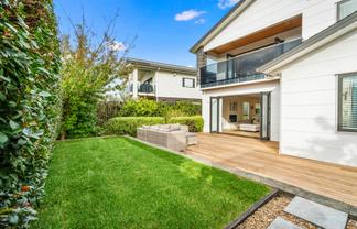 84 Intrepid Crescent, Beachlands