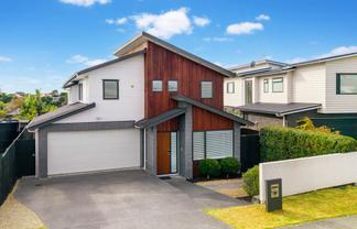 84 Intrepid Crescent, Beachlands