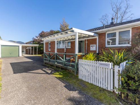 1 Parekarangi Grove, Turangi