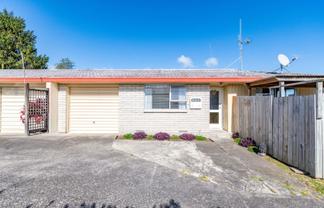 8 Leslie Place, Deanwell