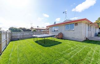 8A Leslie Place, Deanwell
