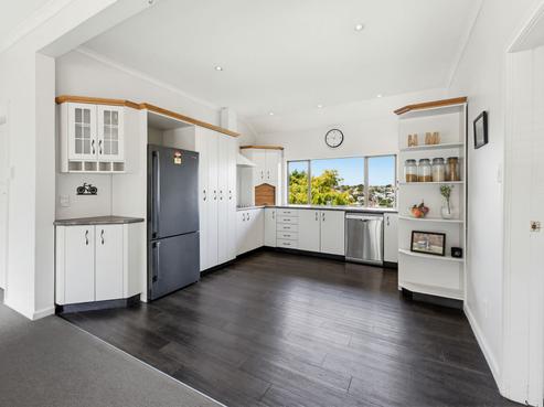 18 Marchwiel Street, Marchwiel