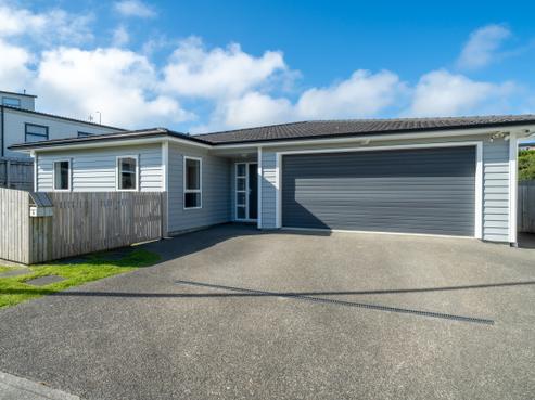 5 Belize Grove, Grenada Village