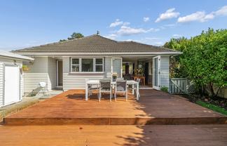 13 Deller Grove, Silverstream