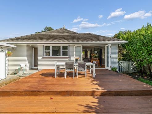 13 Deller Grove, Silverstream