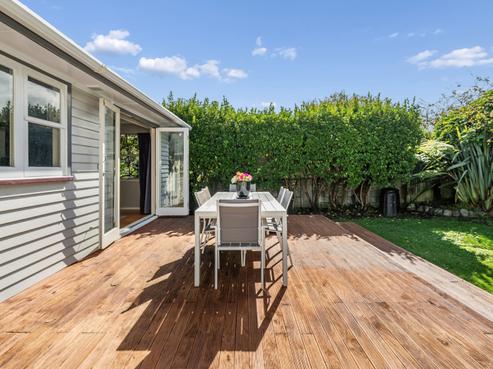 13 Deller Grove, Silverstream