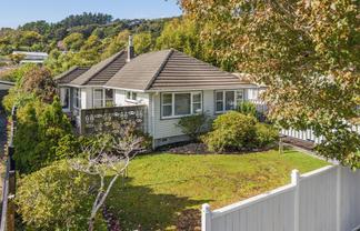 13 Deller Grove, Silverstream