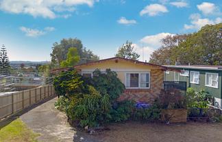 34 Royal Road, Massey