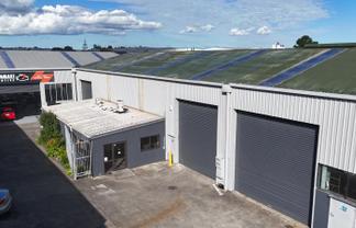 Container-Friendly Warehouse – Dual Roller Doors
