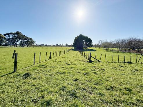 82 Jacksons Road, Levin