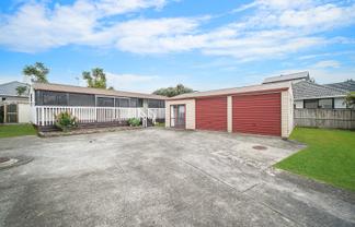 5a Shamrock Lane, Te Atatu Peninsula