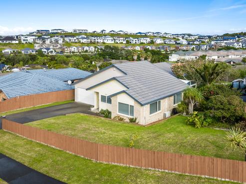 90 Tauranga Place, Orewa
