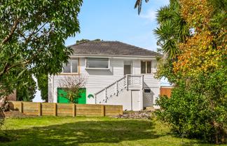 207 Sturges Road, HENDERSON