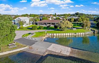 2 Dunbar Road, Point Wells