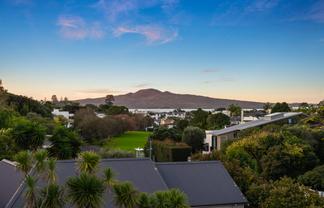 2/52 Rukutai Street, Orakei