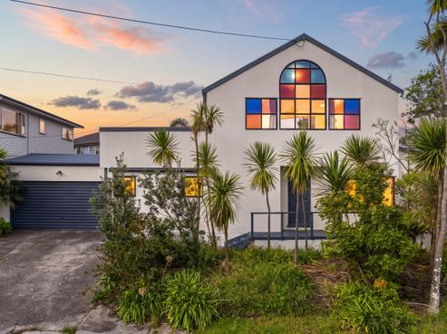 2/953 Beach Road, Torbay