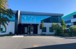  SMALL 55 SQM MODERN OFFICE