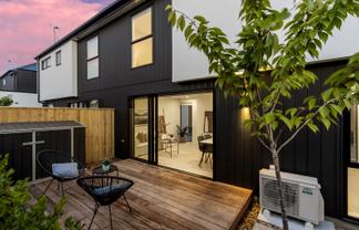 2/49 Laurence Street, Waltham