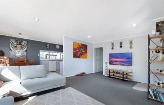2/3 Cezanne Place, New Lynn