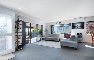 2/3 Cezanne Place, New Lynn