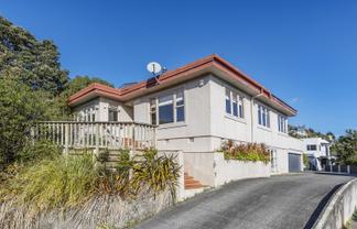 8 Kiriwai Road, Paremata