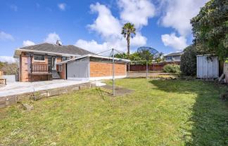 78 Divich Avenue, Te Atatu South