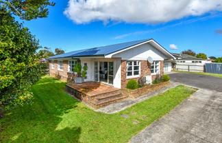 15 Les Marston Place, Pukekohe