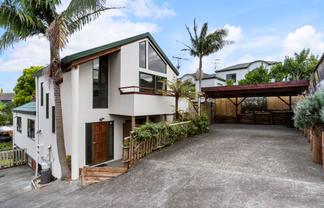 2/14 White Swan Road, Mount Roskill