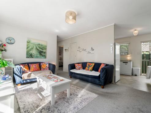 2/54 Finch Street, Morningside