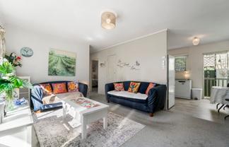 2/54 Finch Street, Western Springs