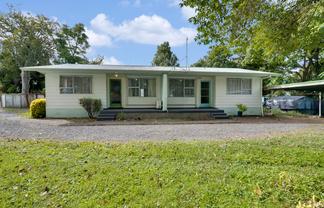 22A & B Barrie Crescent, Silverdale