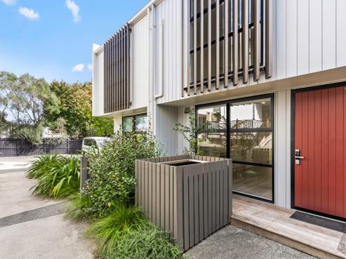 7B Range View Road, Mount Albert