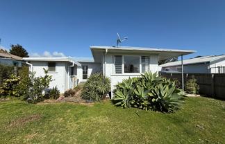 27 Lorenzen Bay Road, Raglan