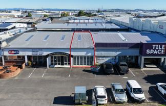 Harris Road industrial unit - prime frontage