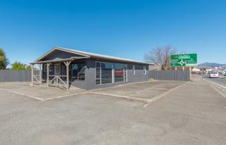 Prime Exposure on Busy Arterial Route