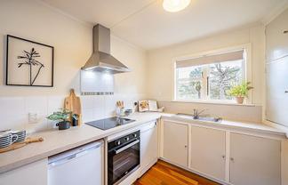 10 James Grove, Stokes Valley