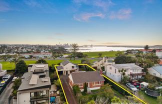 38 & 38A Te Arawa Street, Orakei