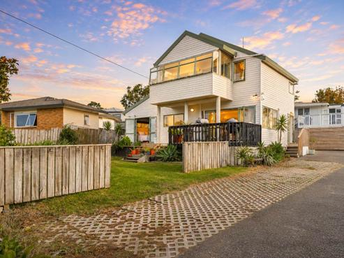 1/369 Whangaparaoa Road, Stanmore Bay