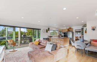 1/369 Whangaparaoa Road, Stanmore Bay