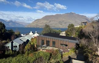 5C Aspen Grove, Fernhill/Sunshine Bay