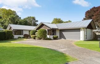 26 Bouverie Crescent, Flagstaff