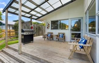 6 Cousins Avenue West, Foxton Beach