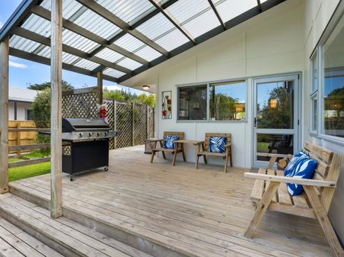 6 Cousins Avenue West, Foxton Beach