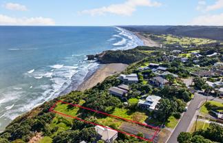 9 Ngatira Road, Muriwai