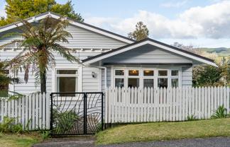 17 Sophia Street, Glenholme