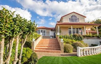 9-11 Cobbe Place, Pomare