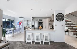 118 Fourteenth Avenue, Avenues