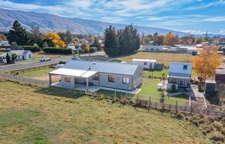 4 Bank Avenue, Middlemarch