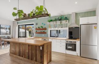 4 Bank Avenue, Middlemarch
